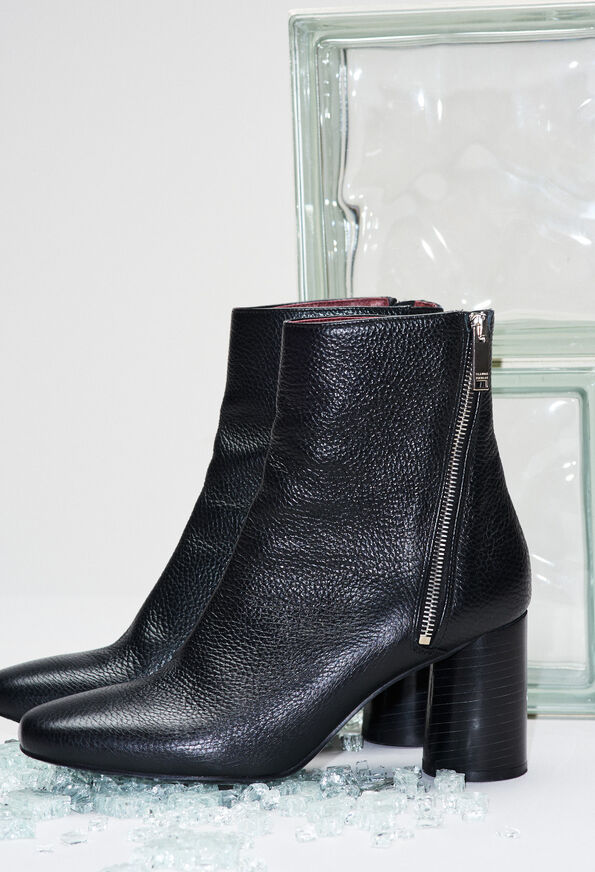 AVRILH19 AVRILH19 : Shoes & Accessories color BLACK