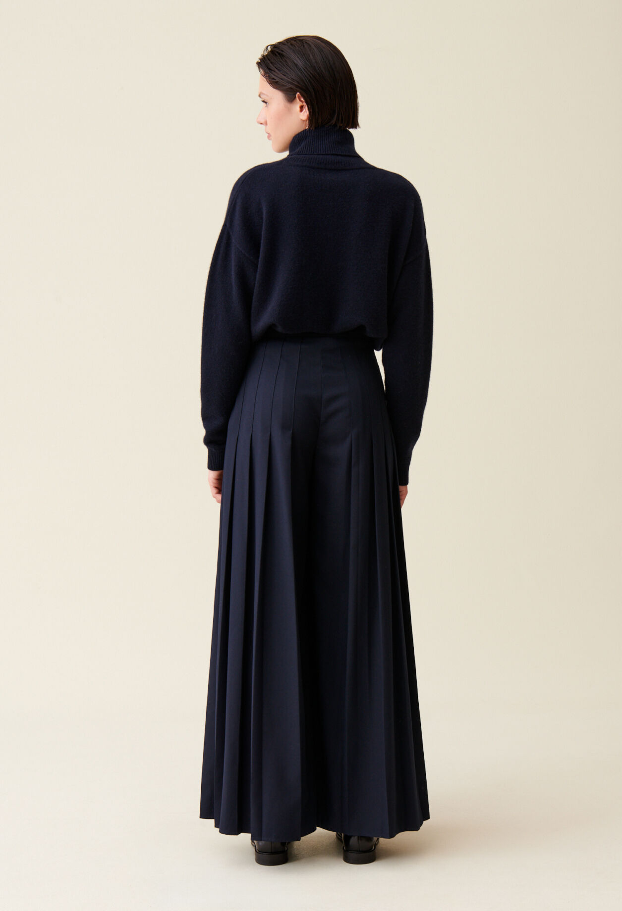 Navy blue loose-fit creased trousers 