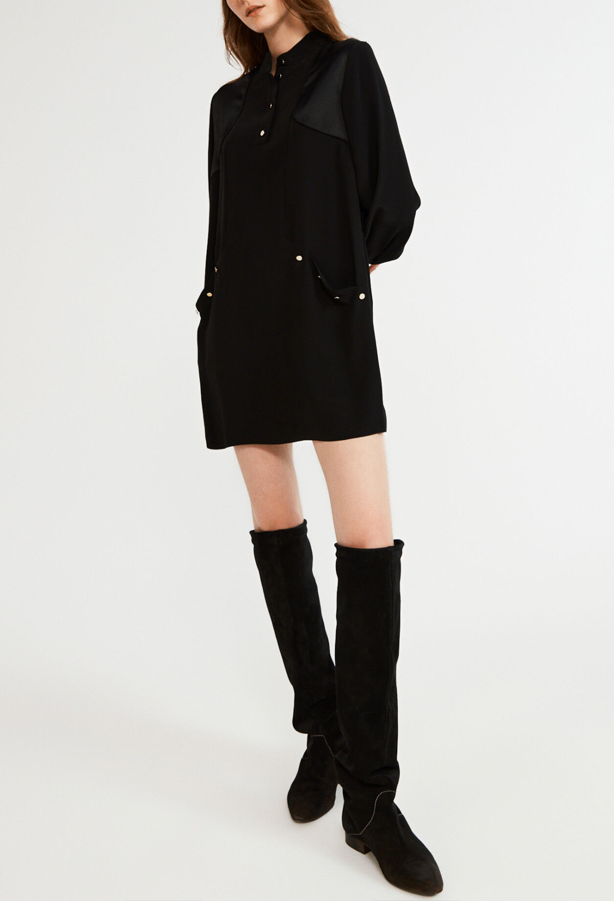 Short dress with long sleeves