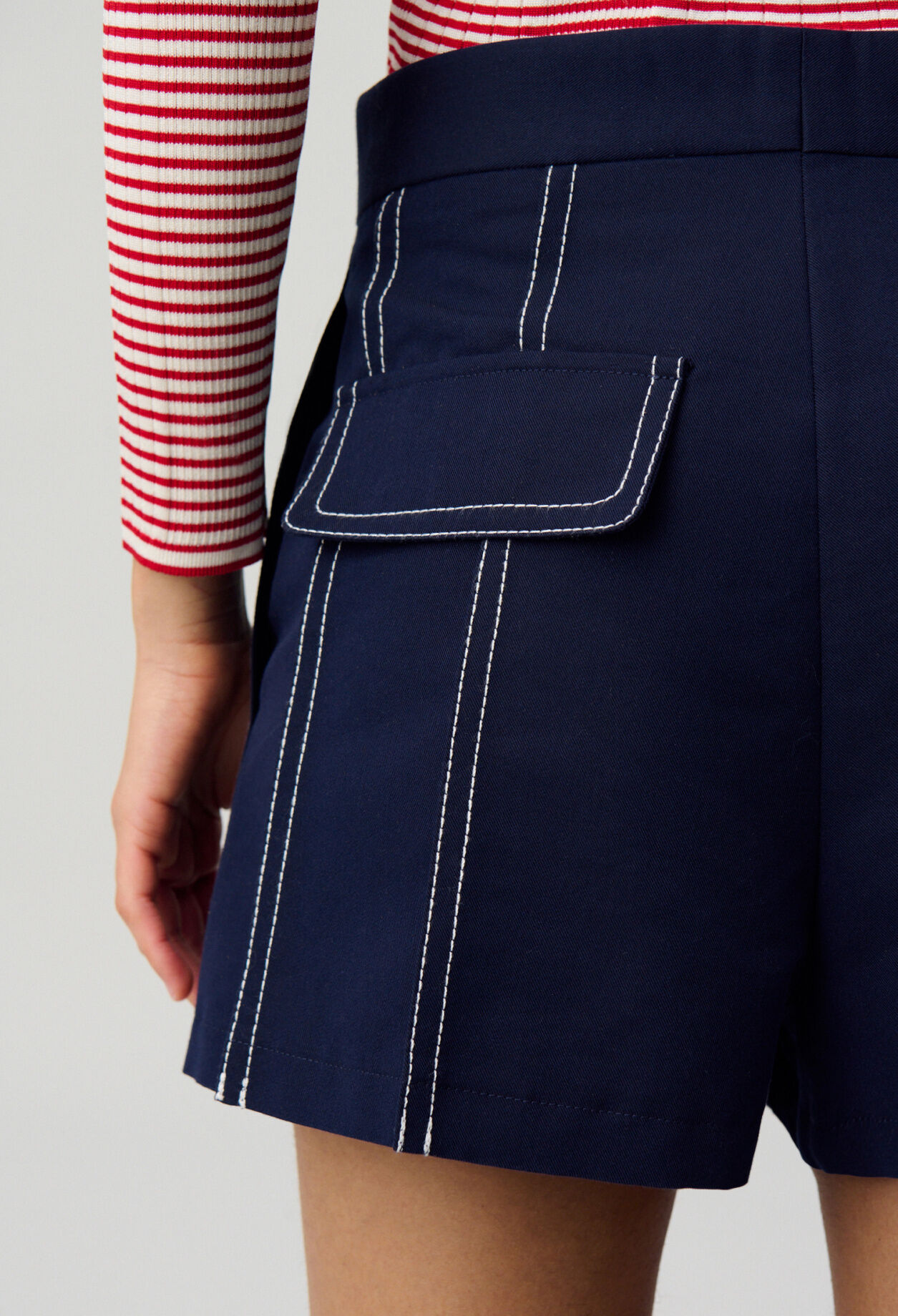 Pleated Contrast Shorts