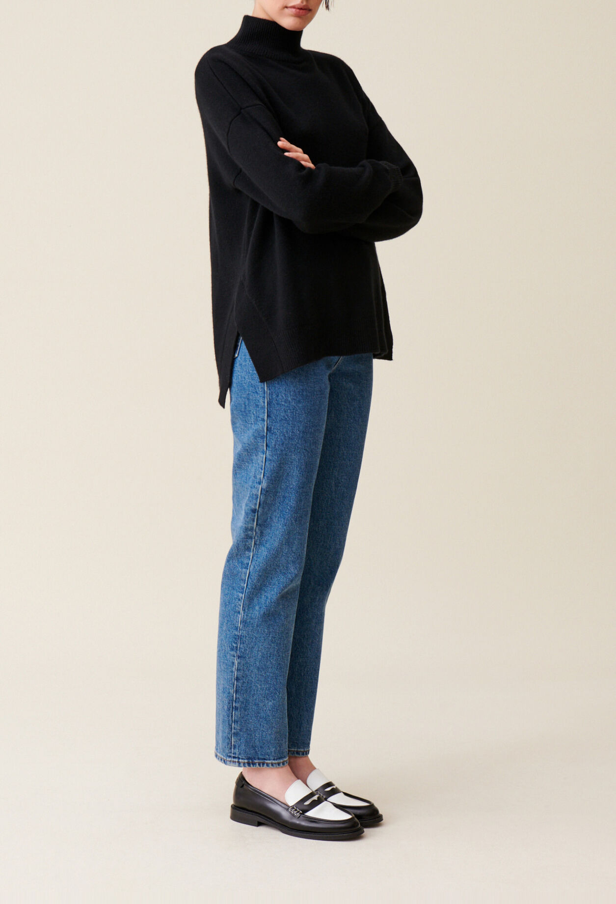 Black cashmere jumper with high neck