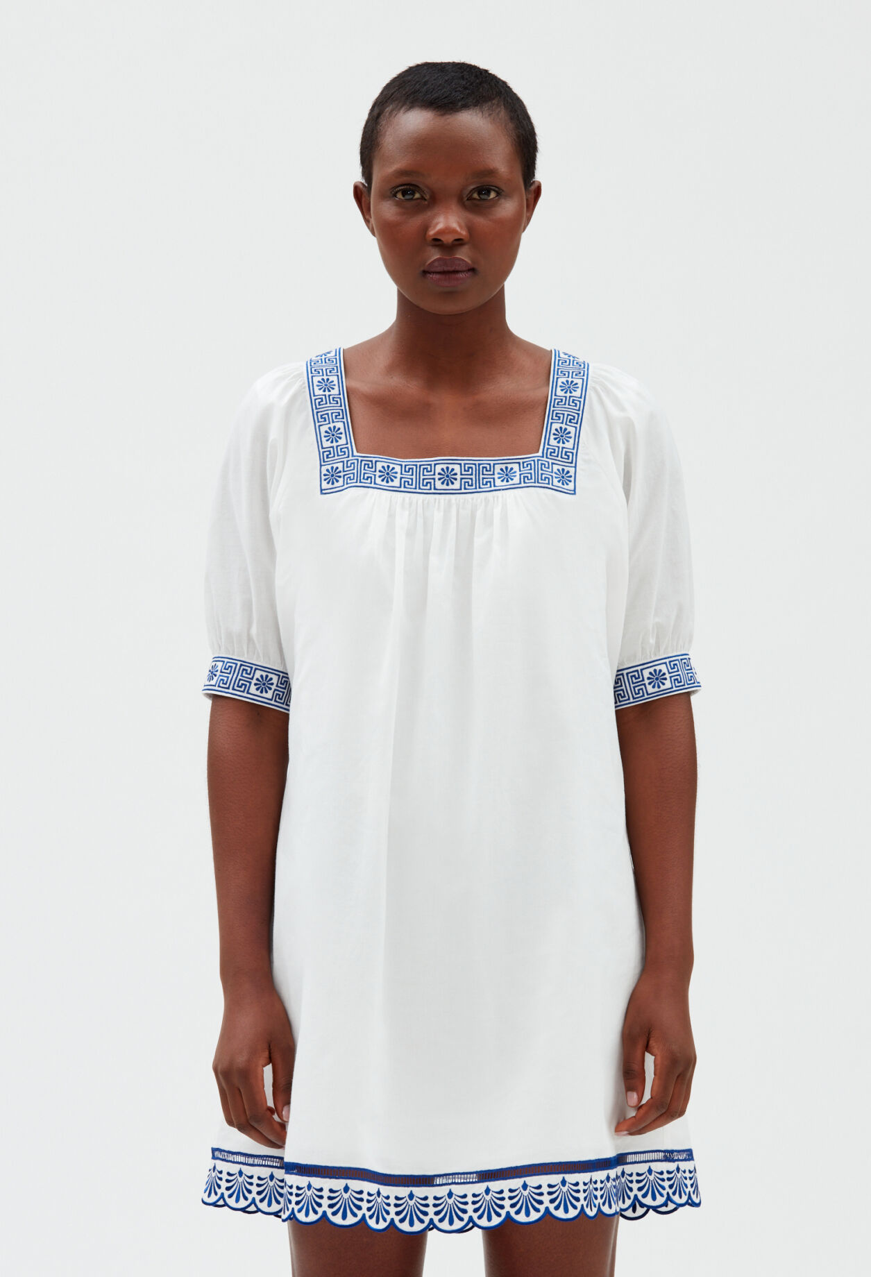 Short ecru dress