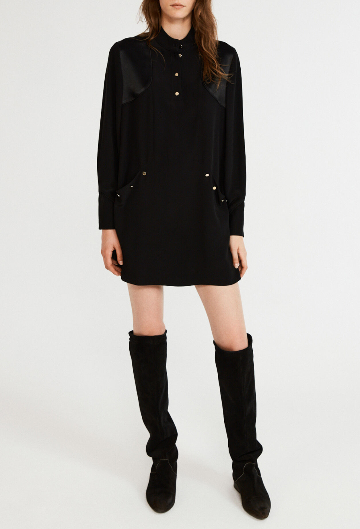 Short dress with long sleeves