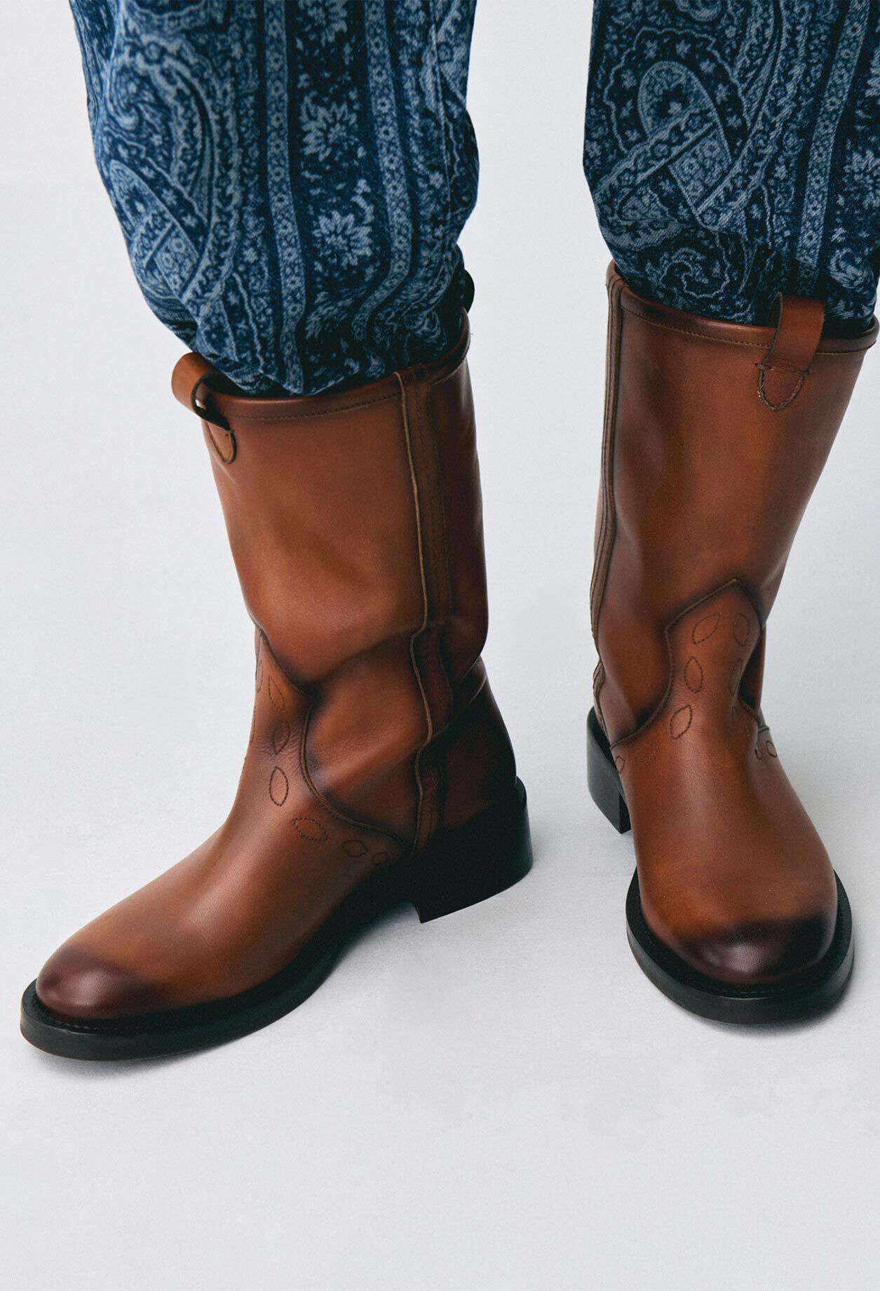 Smooth leather western boots