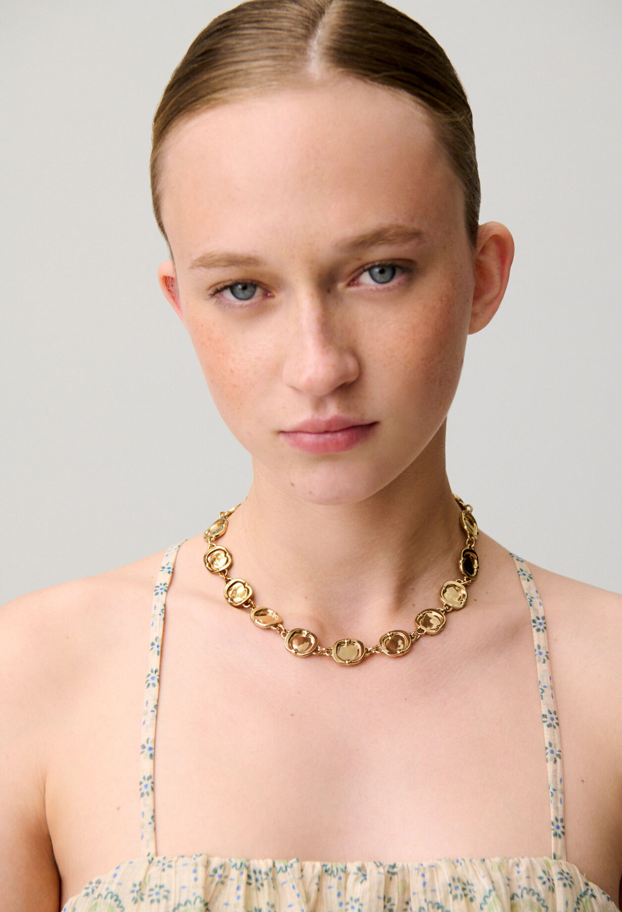 Gold chain necklace