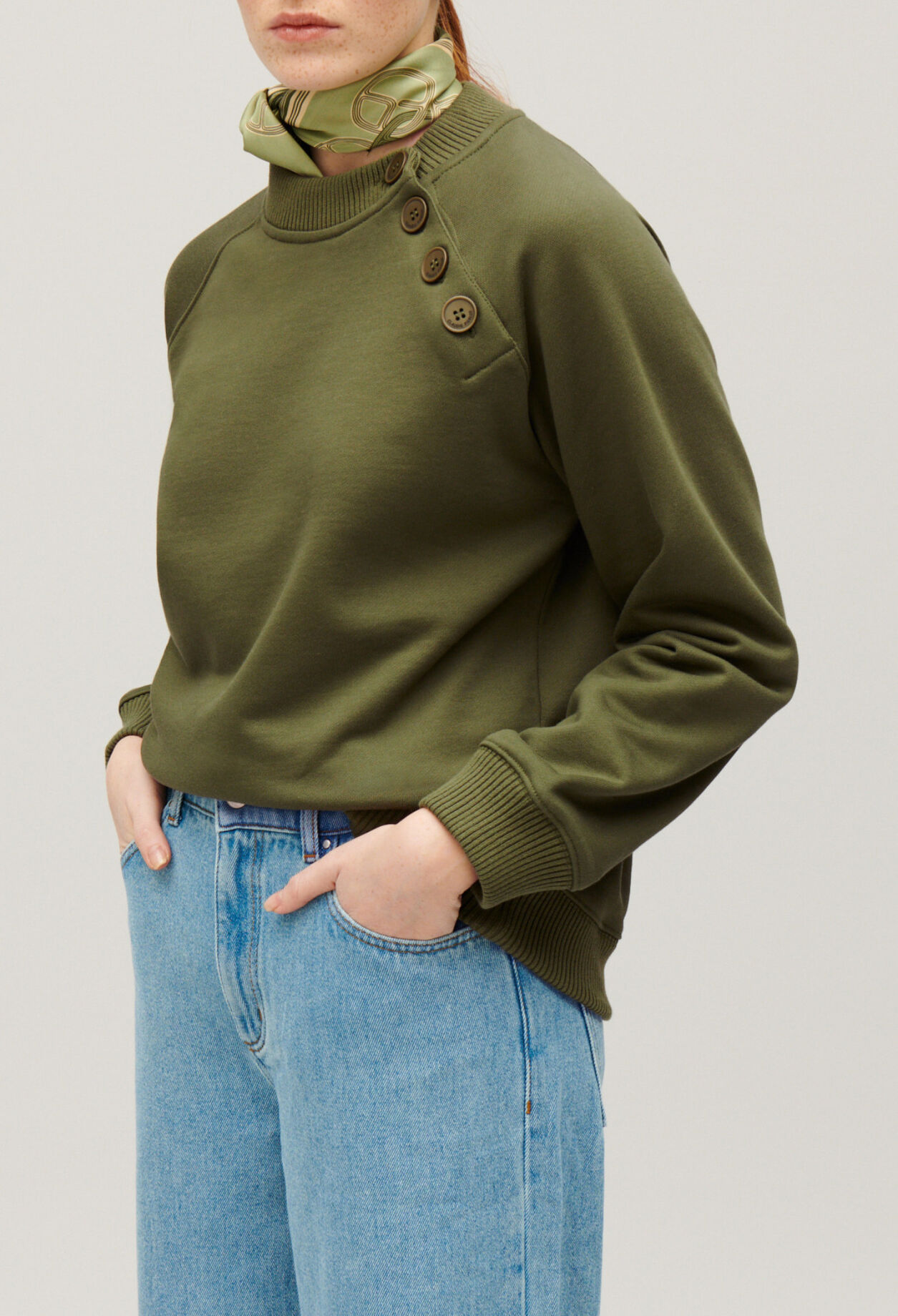 Button sweatshirt