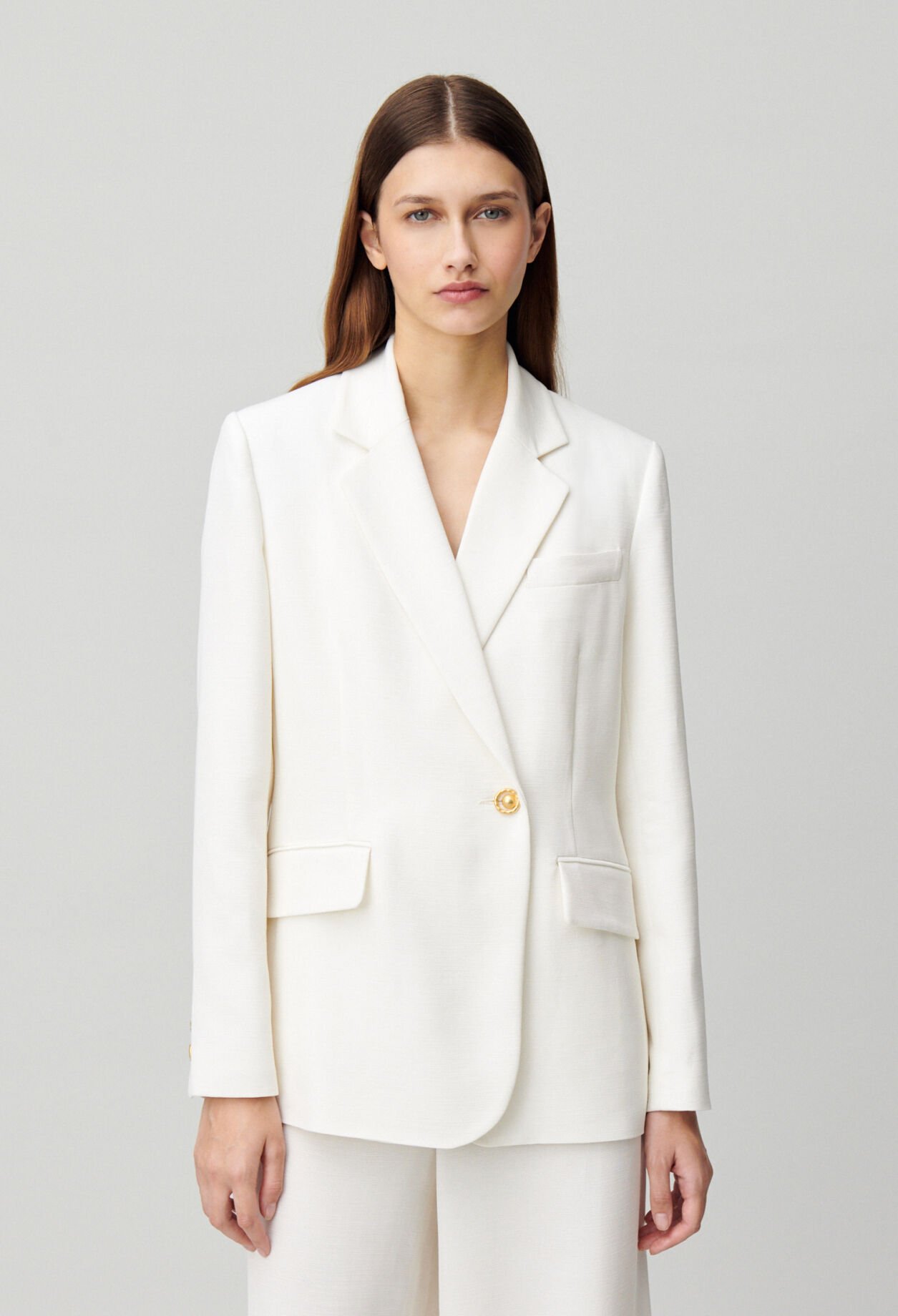 Buttoned blazer