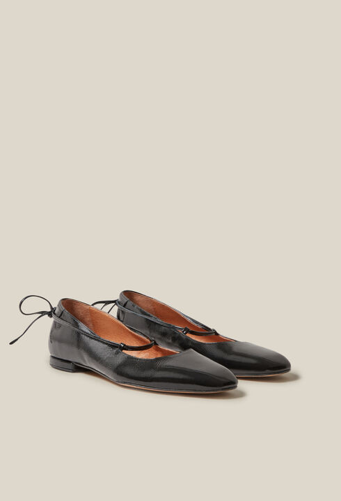 Patent leather ballet pumps