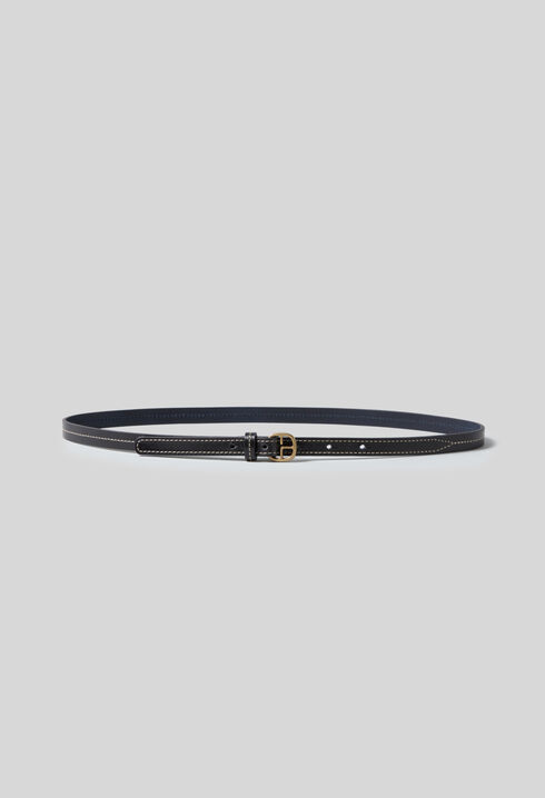 Contrasting leather belt