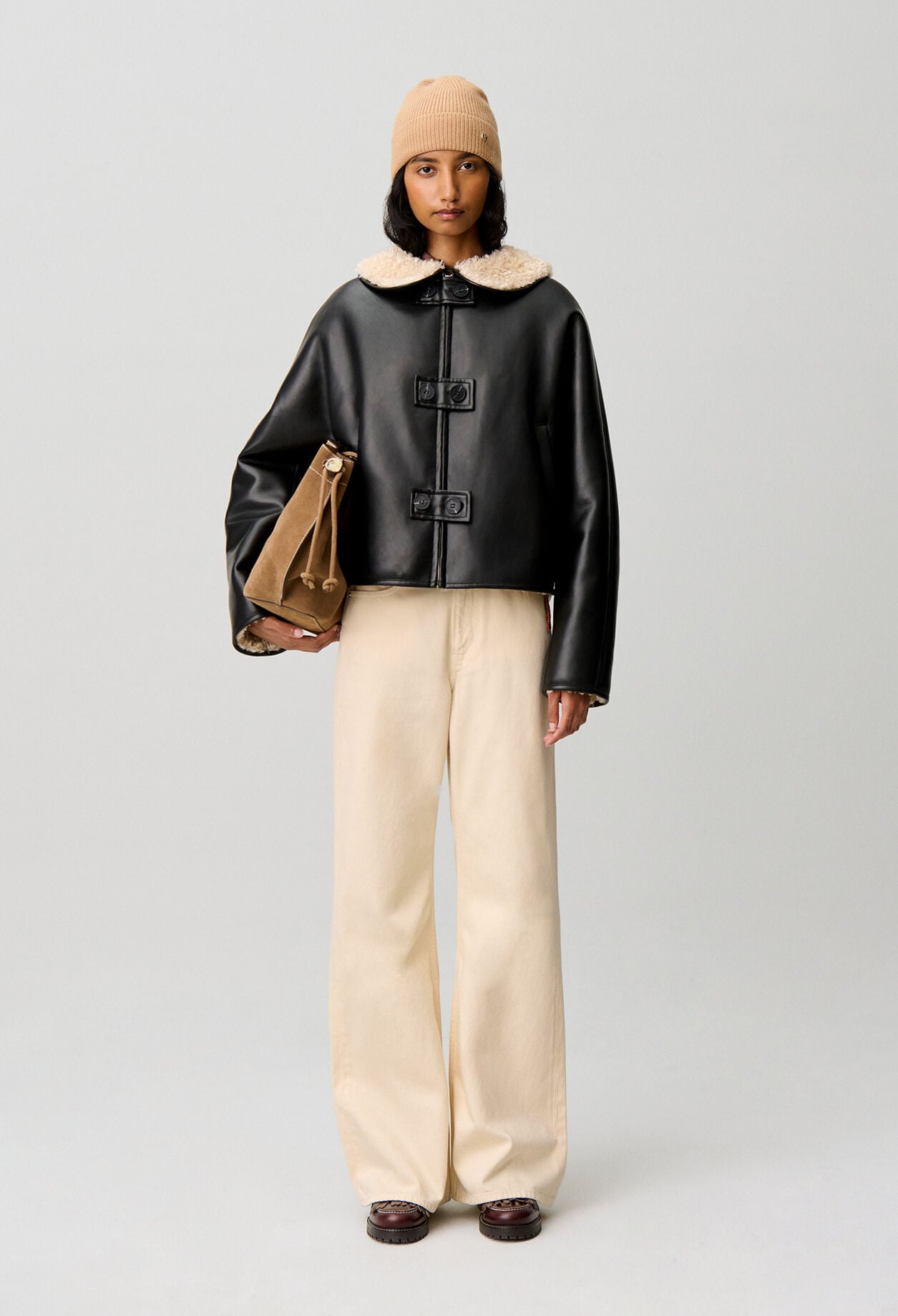 Short wide-cut coat