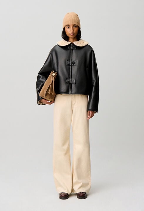 Short wide-cut coat