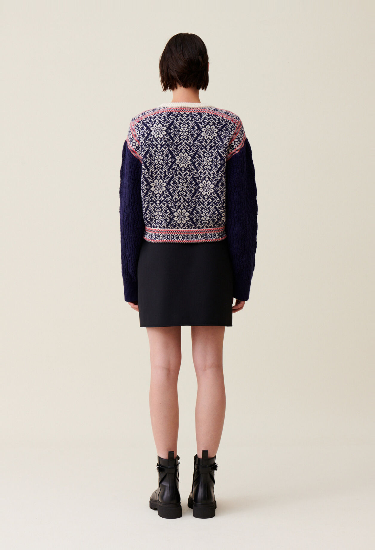 Round-neck patterned jumper