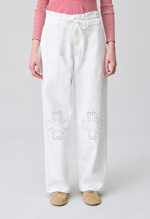 Embroidered baggy jeans