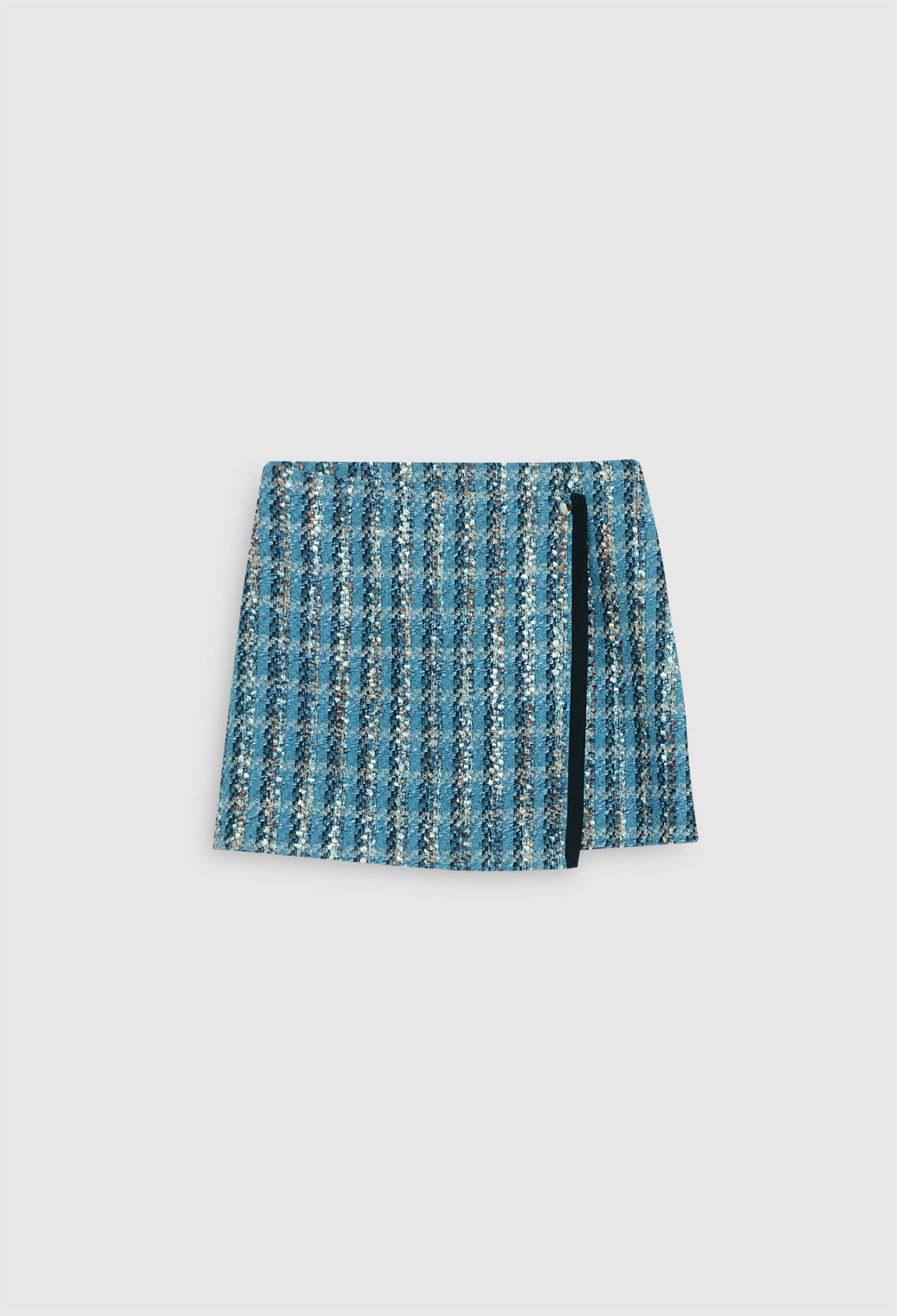 Short skirt