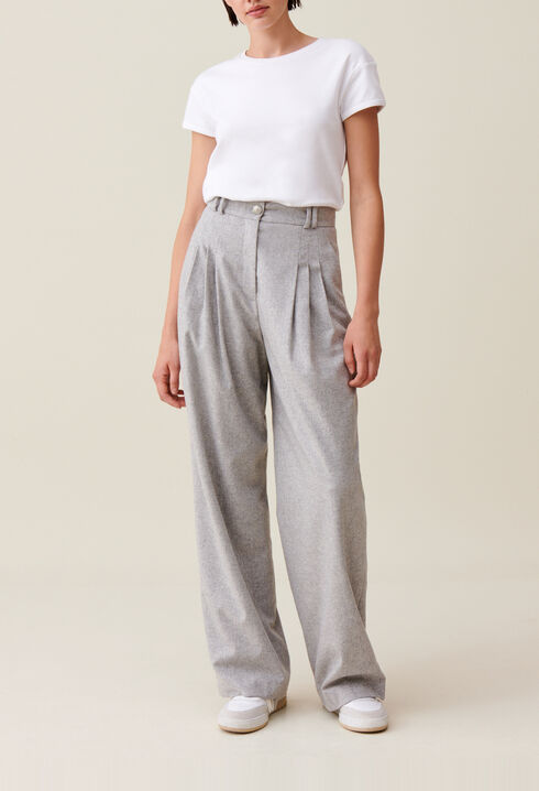 Light grey wide-knit trousers