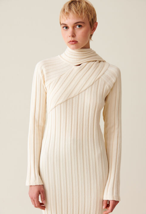 Long knitted dress with tie scarf