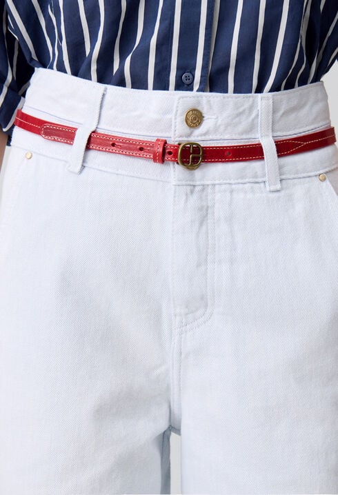 Contrasting leather belt