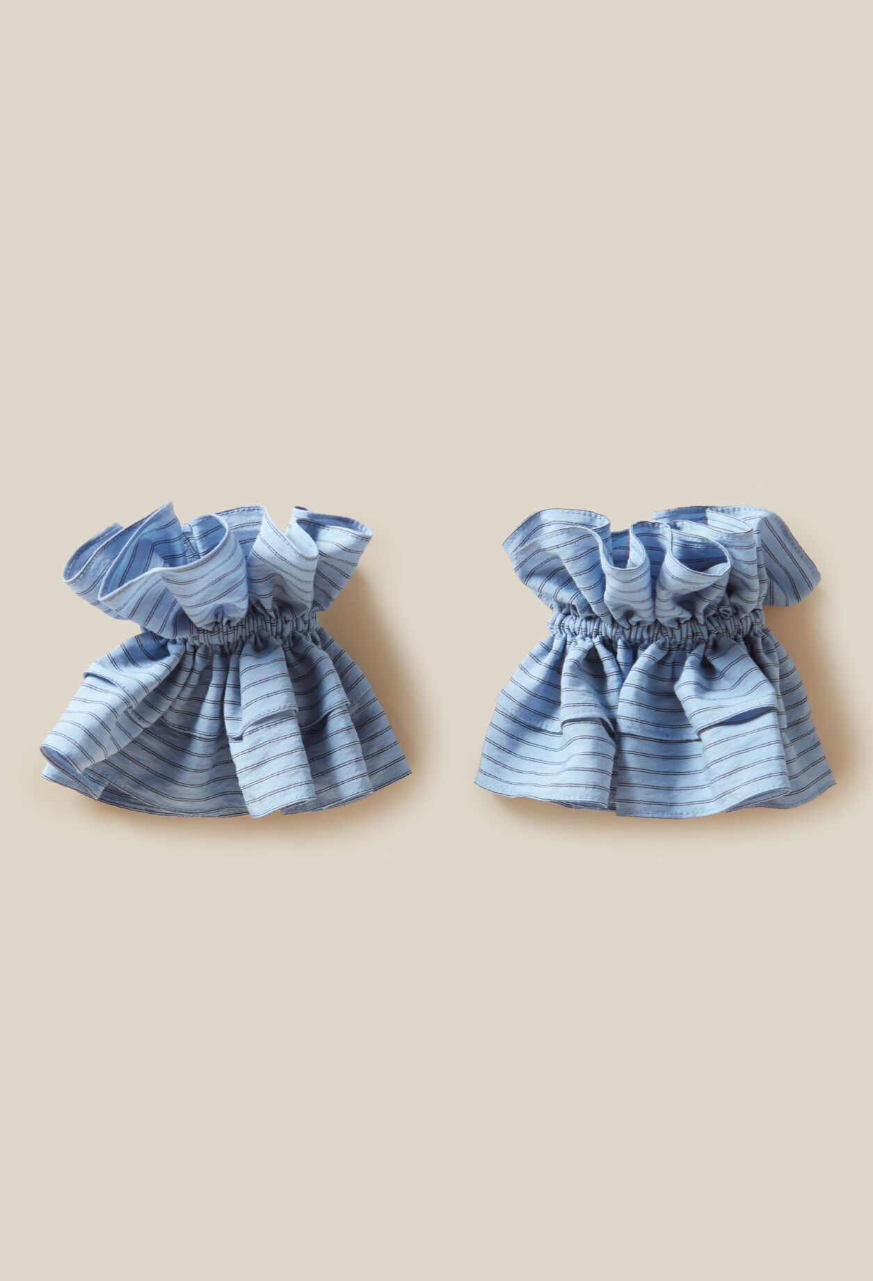 Shirt-effect ruched cuffs