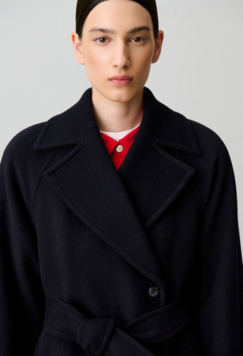Straight coat with removable belt