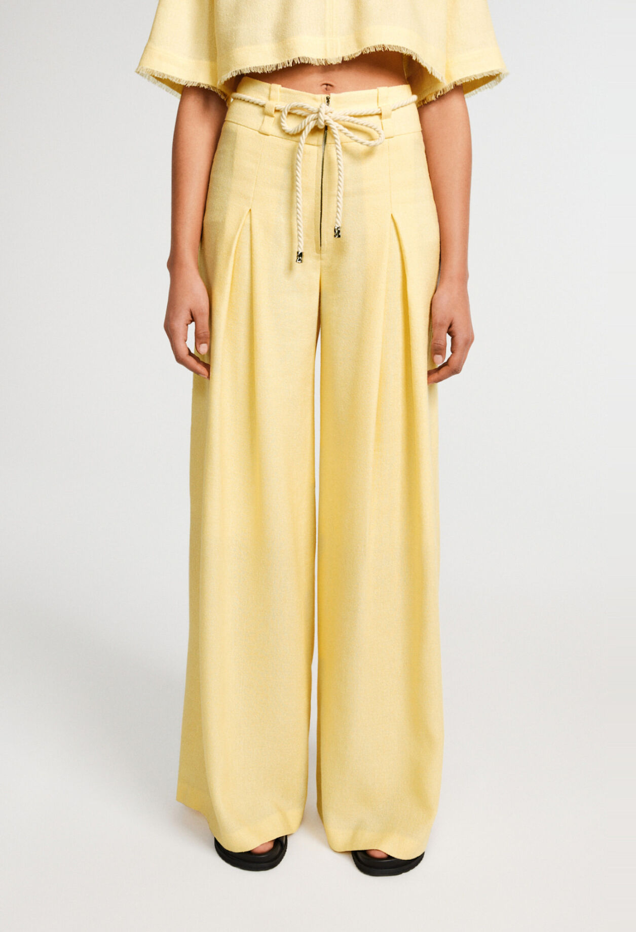 Long trousers with rope belt