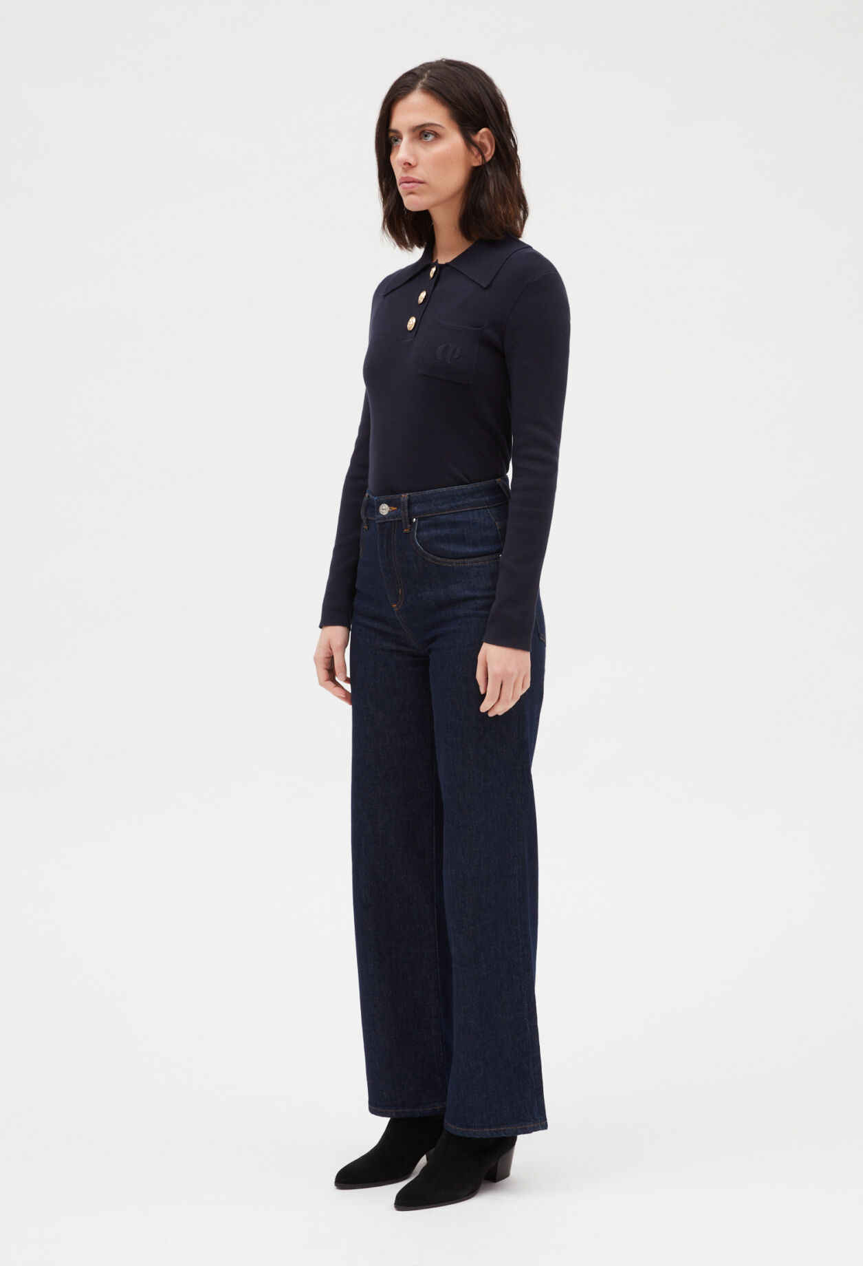 Navy blue long-sleeved jumper