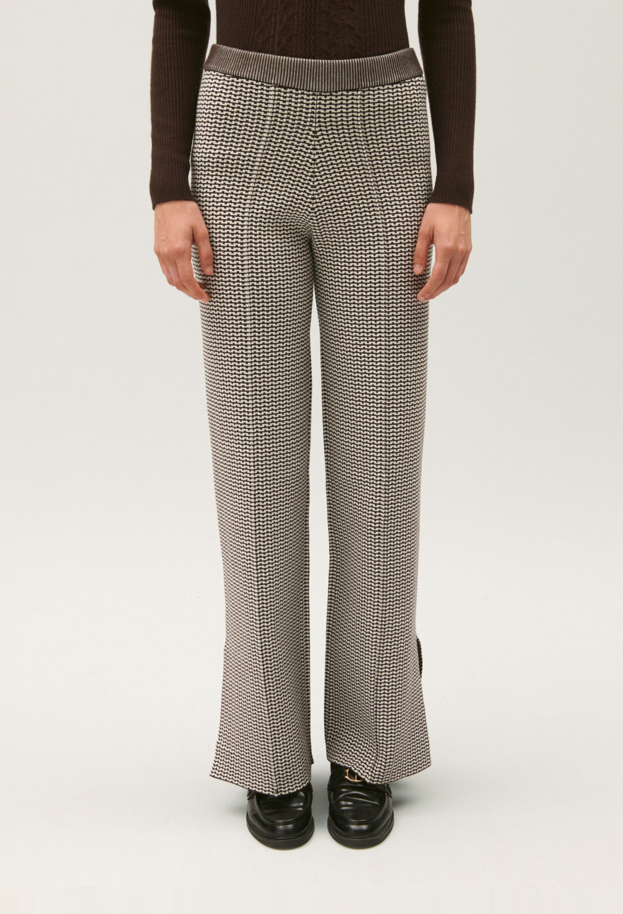 Two-tone jacquard knit trousers