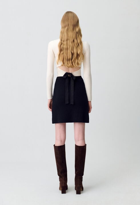 Short knitted skirt