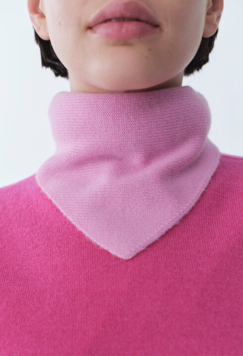 Cashmere knit scarf