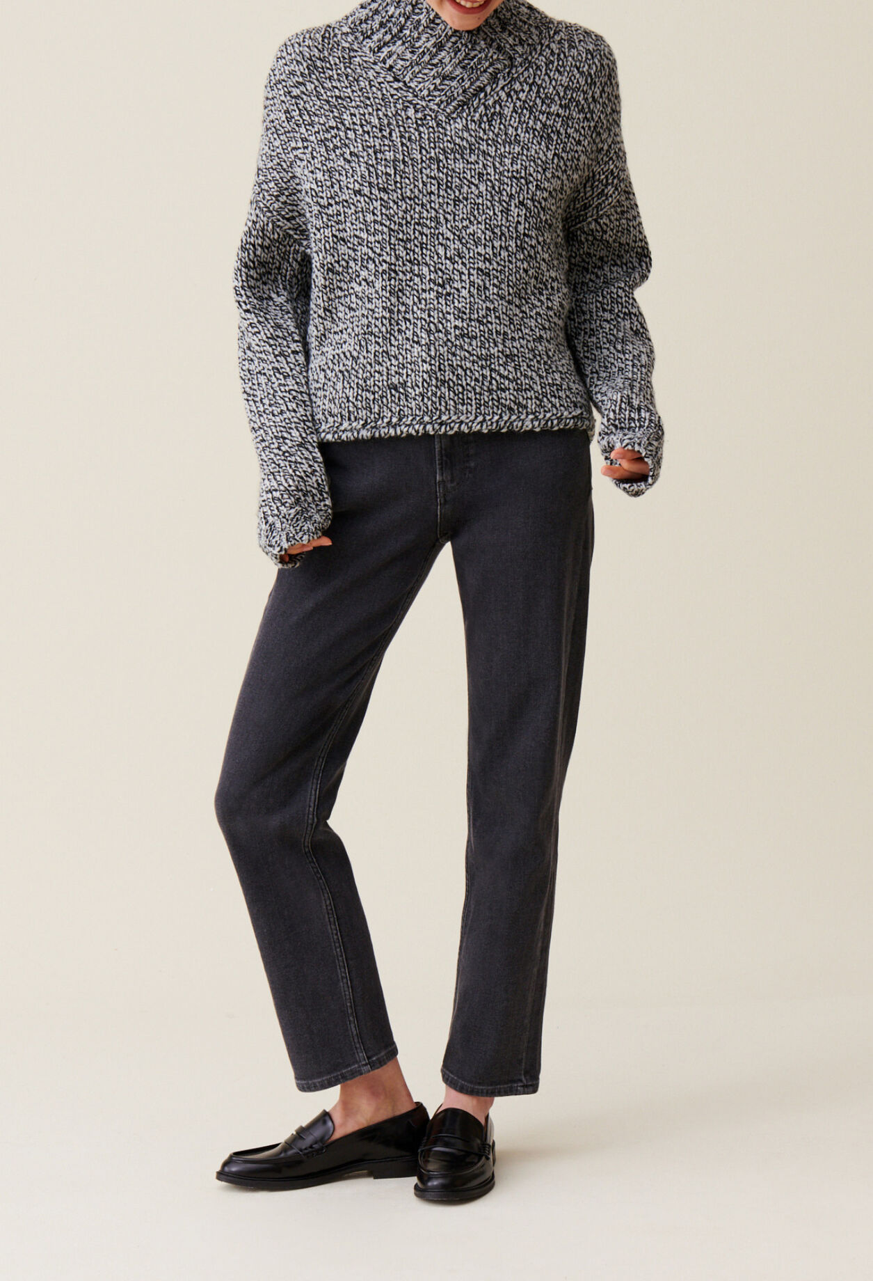 Grey chunky knit V-neck jumper