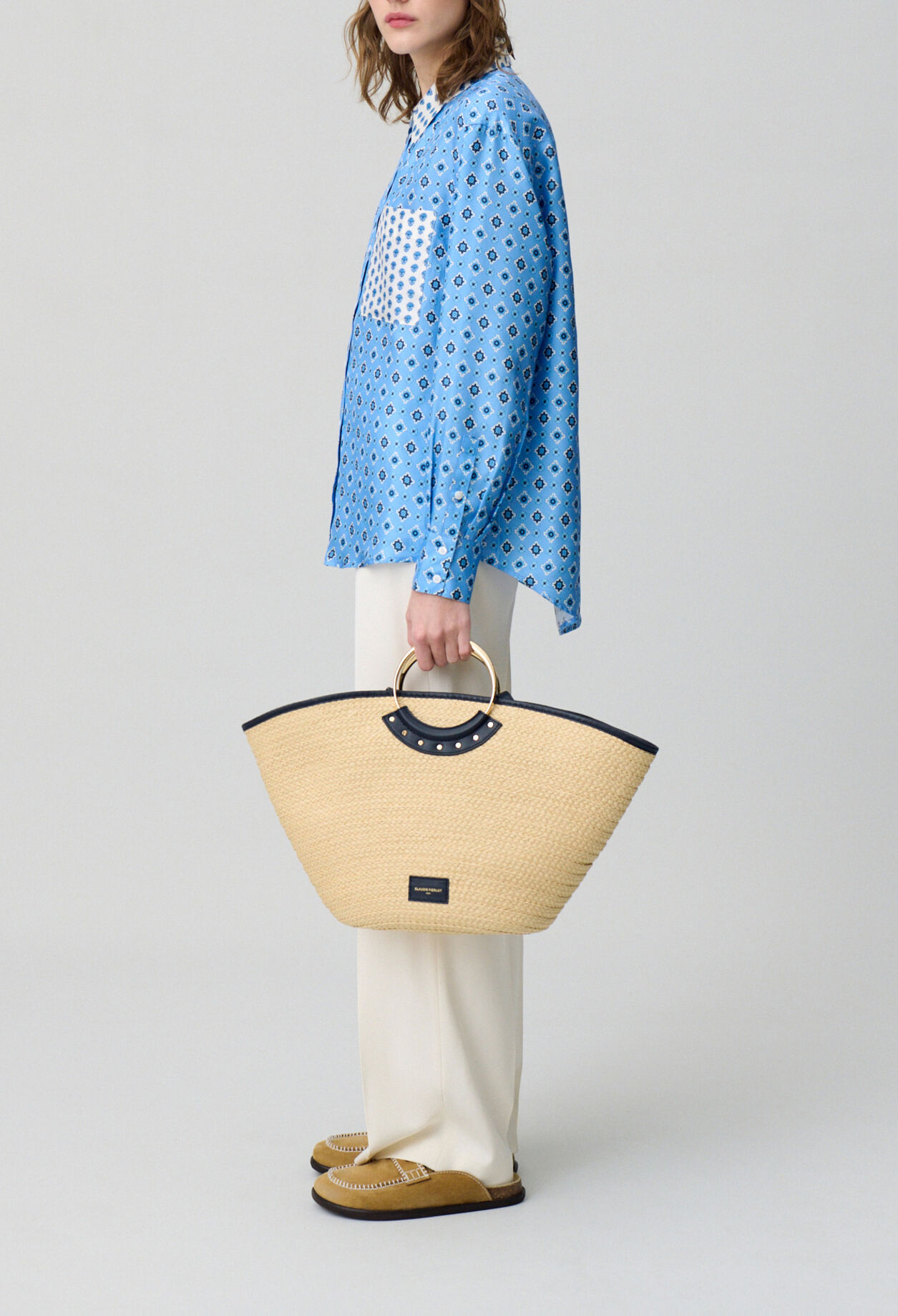 Braided raffia basket with handles