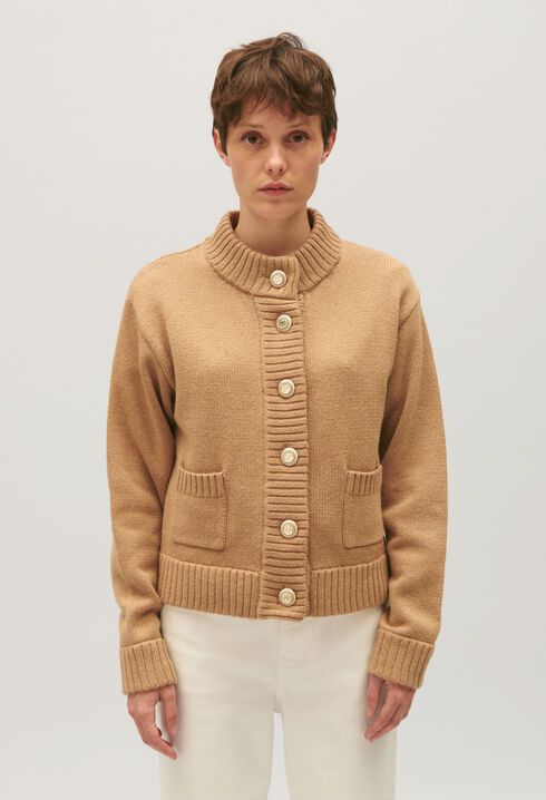 Cropped thick knit cardigan