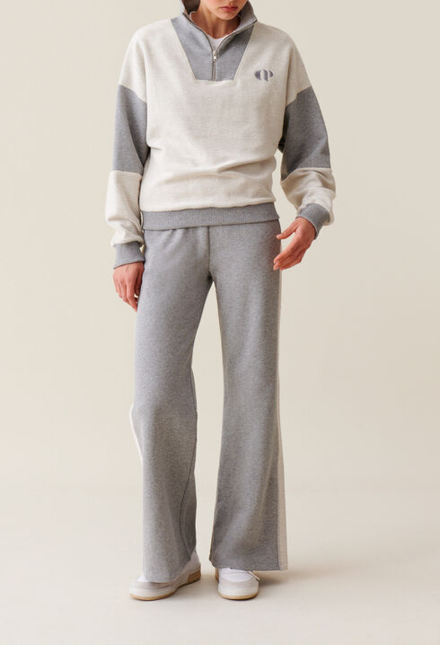 Zip-up High Neck Sweatshirt