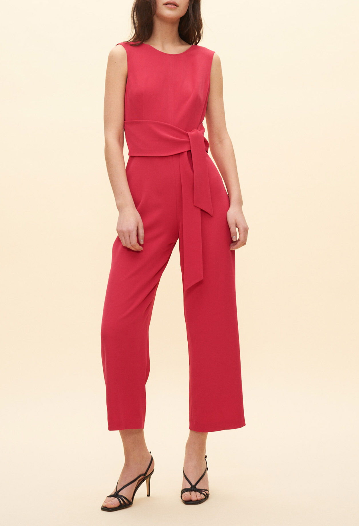 Suit with tie-waist