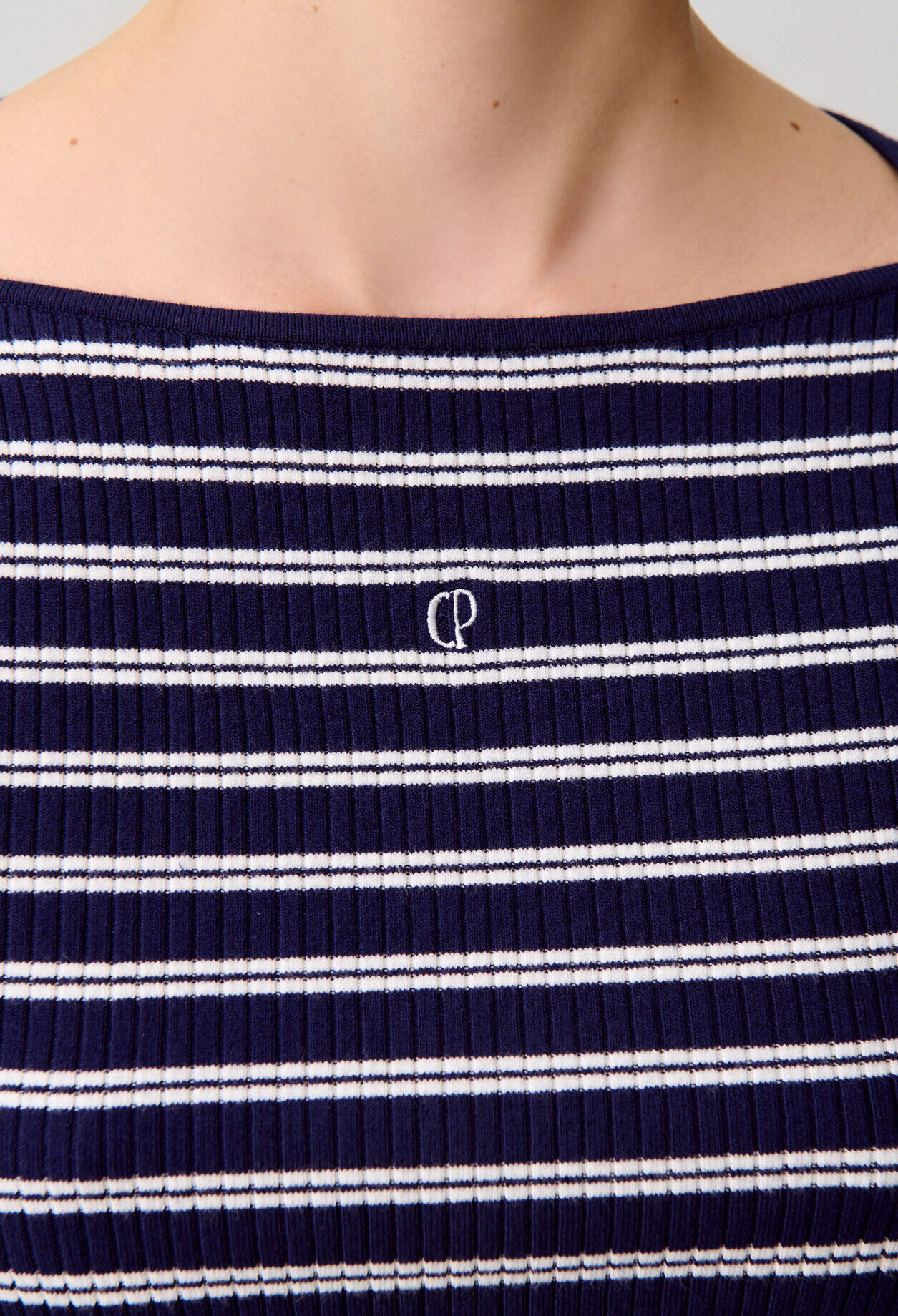 Fine knit top