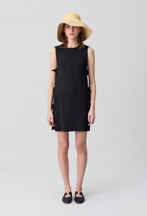 Short dress with bows