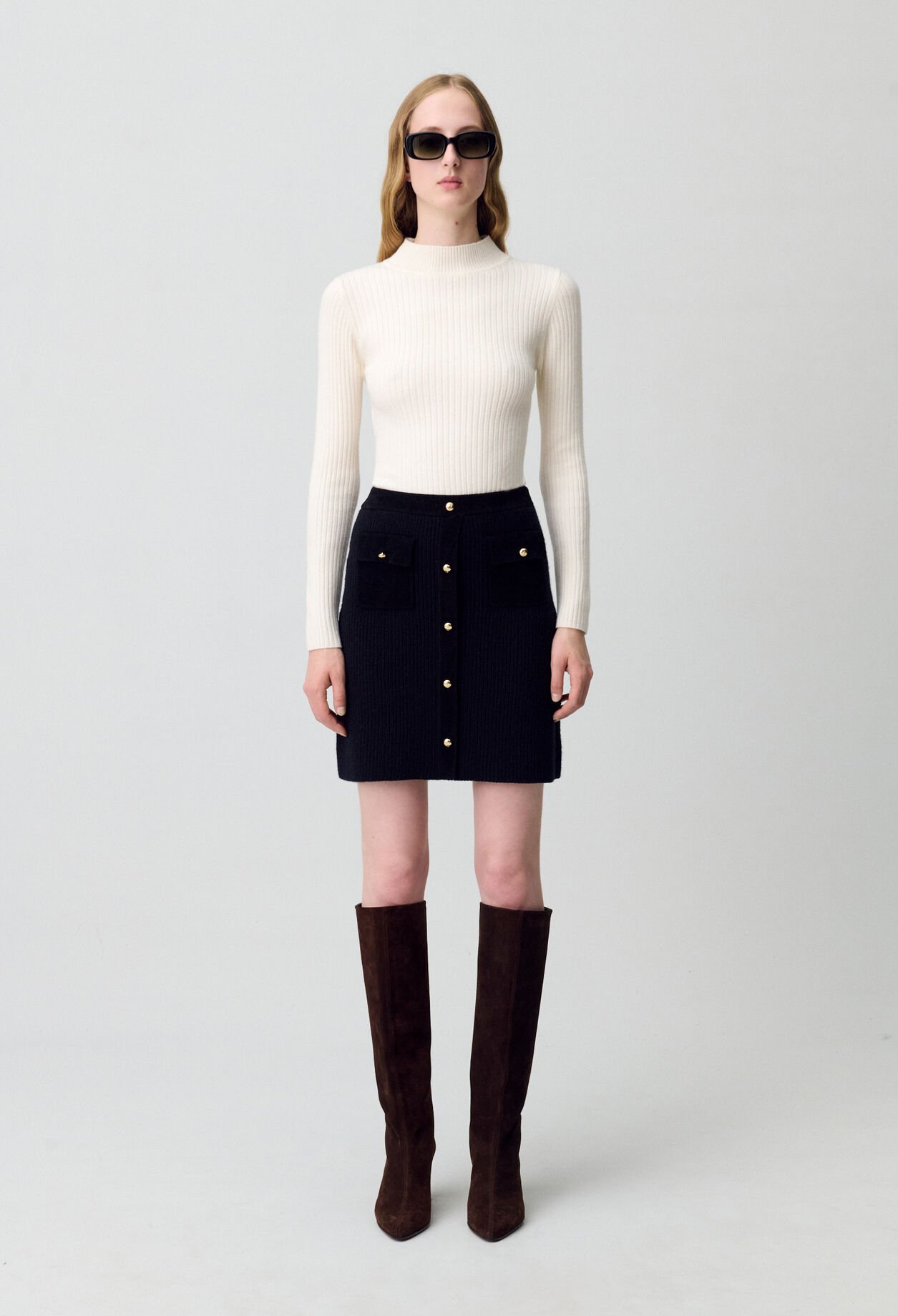 Short knitted skirt