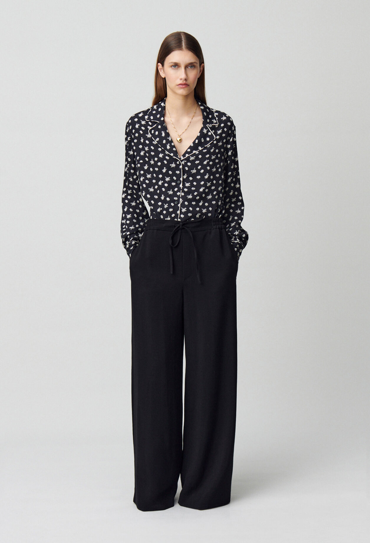 Elasticated fluid trousers