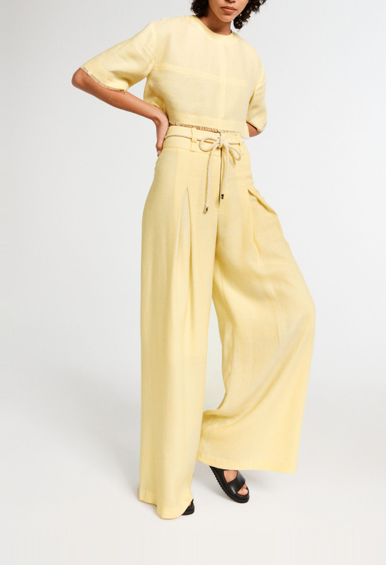 Long trousers with rope belt