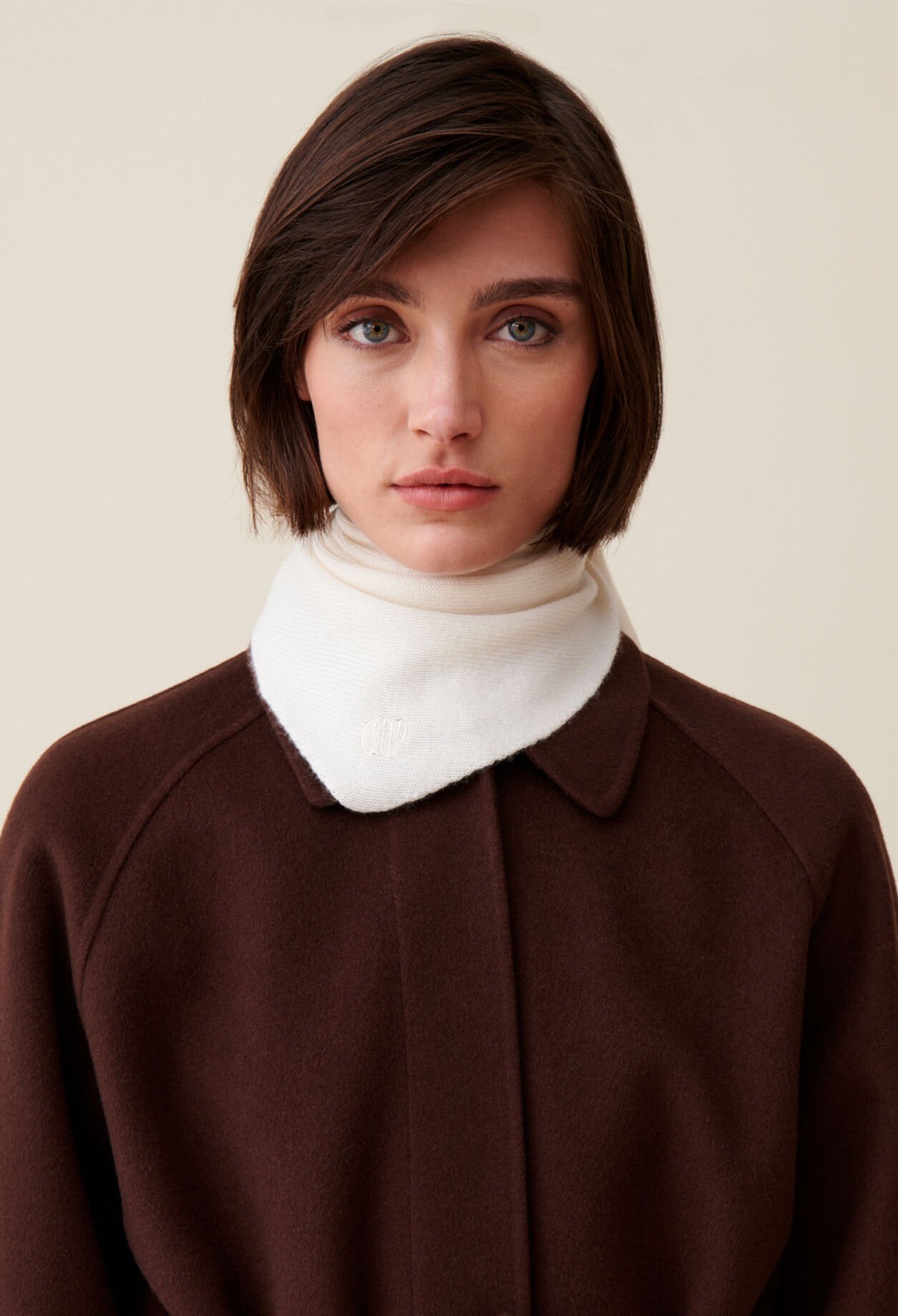 Cashmere knit scarf