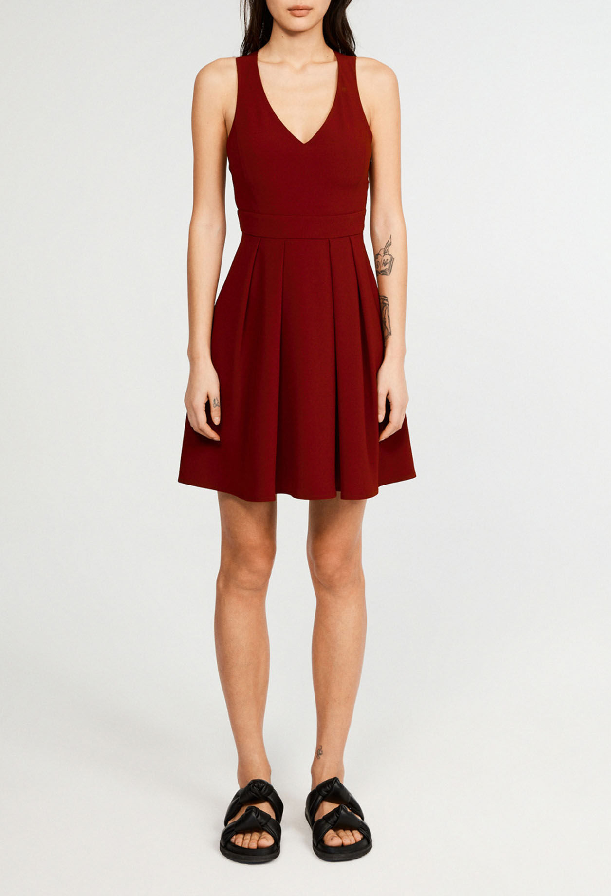 Short sleeveless dress