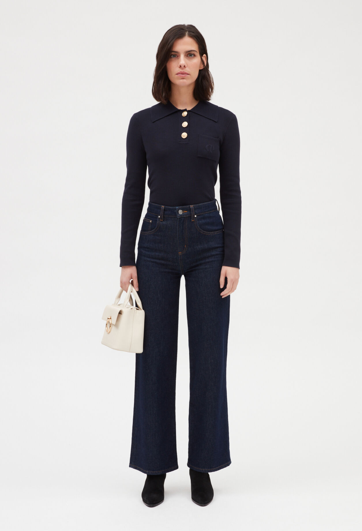 Navy blue long-sleeved jumper