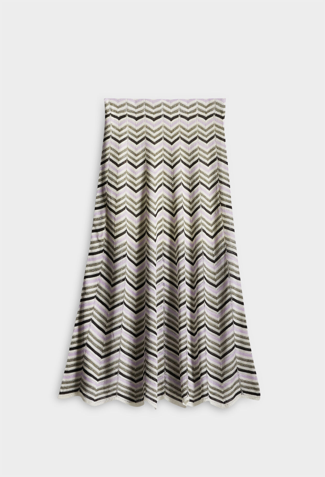 Mid-length knit skirt