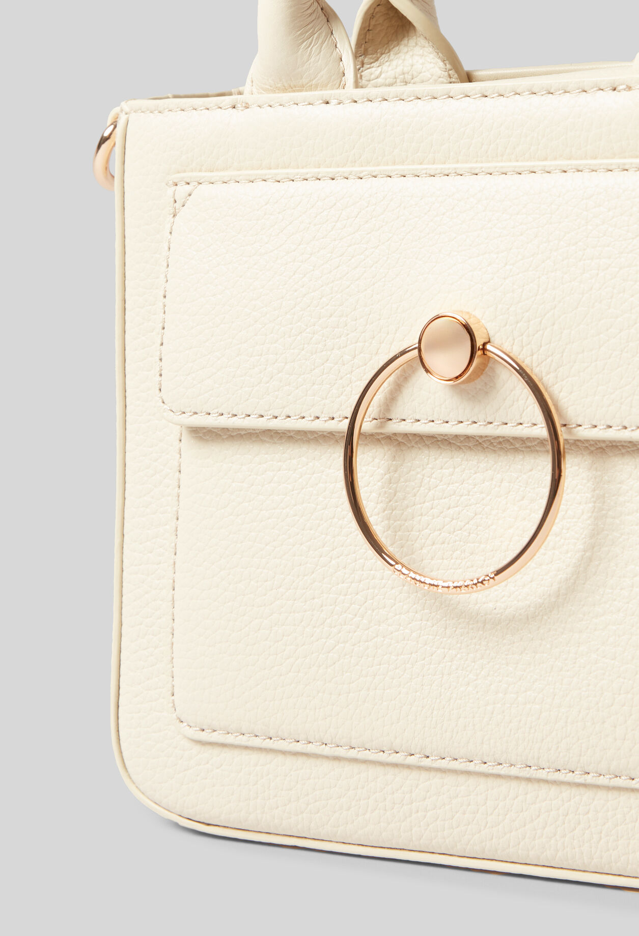 Anouck grained leather chain bag