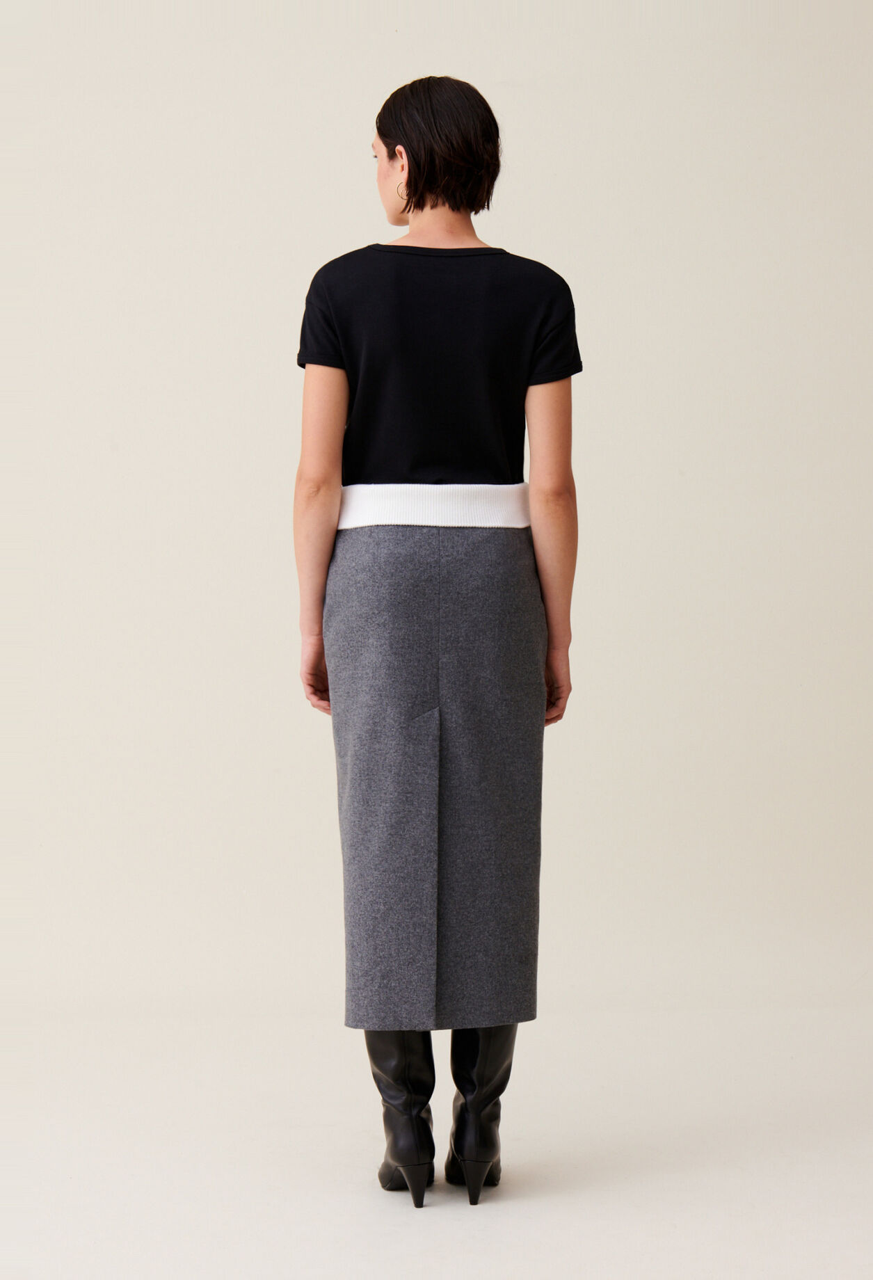 Grey pencil skirt