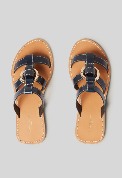 Strappy sandals with ring