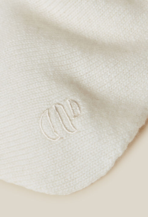 Cashmere knit scarf