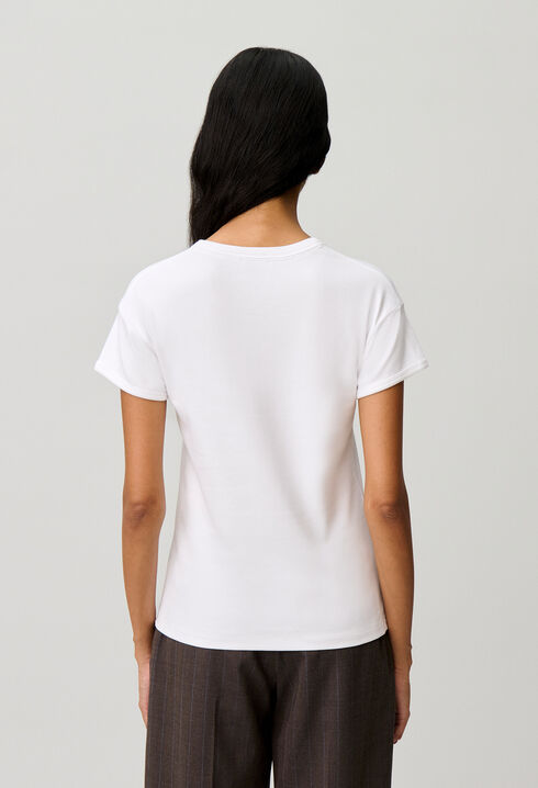 White short-sleeved T-shirt