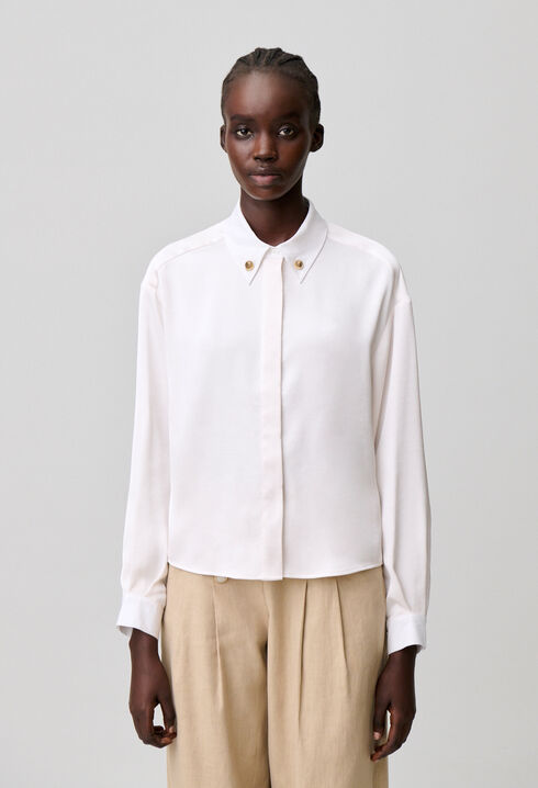 Shirt with collar details