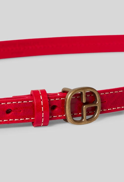 Contrasting leather belt