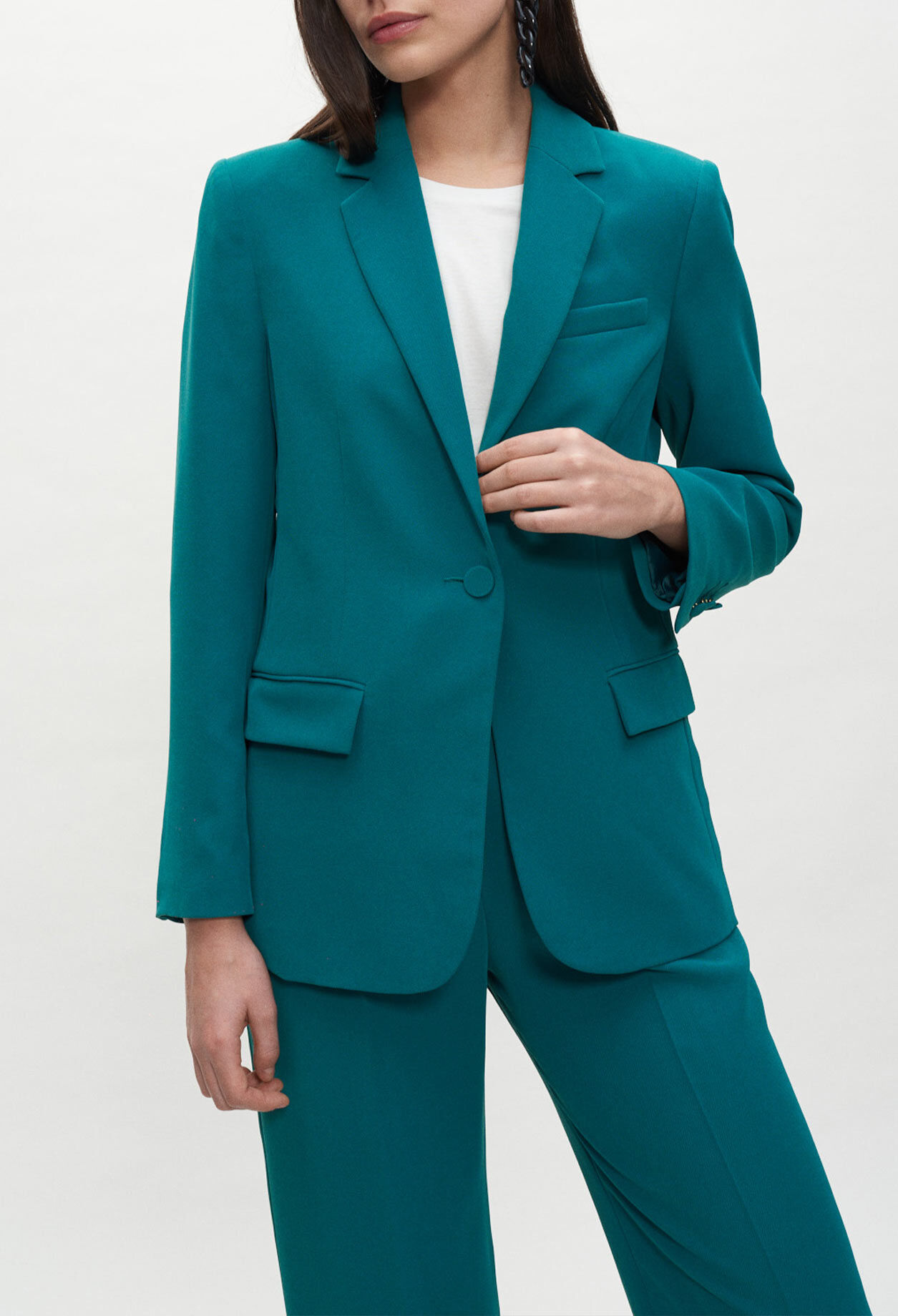 Tailored jacket with pockets